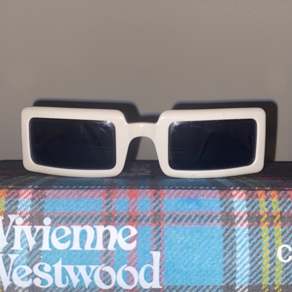 CHANEL Accessories - Retro CHANEL Sunglasses